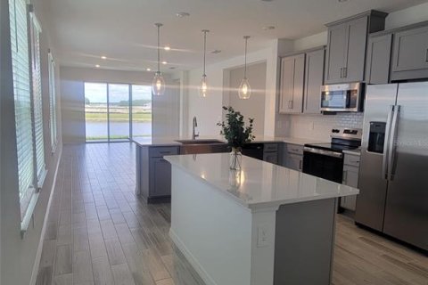 Casa en alquiler en Kissimmee, Florida, 3 dormitorios, 168.06 m2 № 1808845 - foto 4