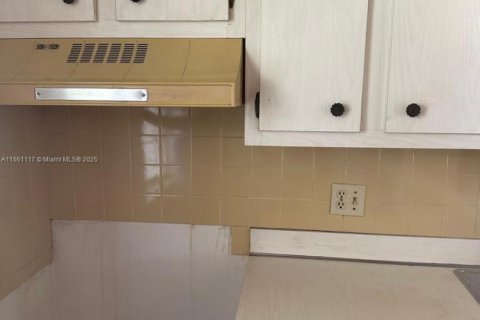Купить кондоминиум в Маргит, Флорида 2 спальни, 91.97м2, № 1095136 - фото 6