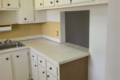 Купить кондоминиум в Маргит, Флорида 2 спальни, 91.97м2, № 1095136 - фото 8