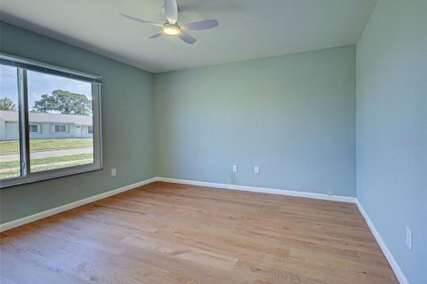 House in North Port, Florida 2 bedrooms, 84.73 sq.m. № 2157042 - photo 12