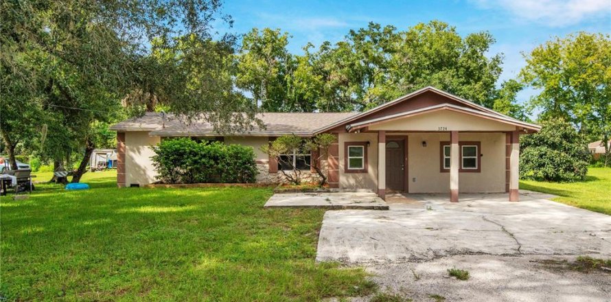 House in Sanford, Florida 3 bedrooms, 150.32 sq.m. № 2393409