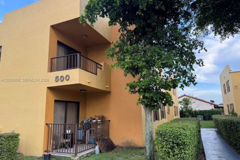 Copropriété à louer à Sweetwater, Floride: 2 chambres, 70.42 m2 № 2264113 - photo 12