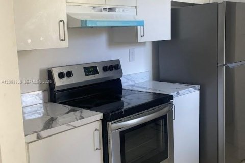 Condo à Sweetwater, Floride, 2 chambres  № 2264113