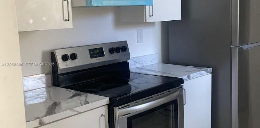 Condo à Sweetwater, Floride, 2 chambres  № 2264113
