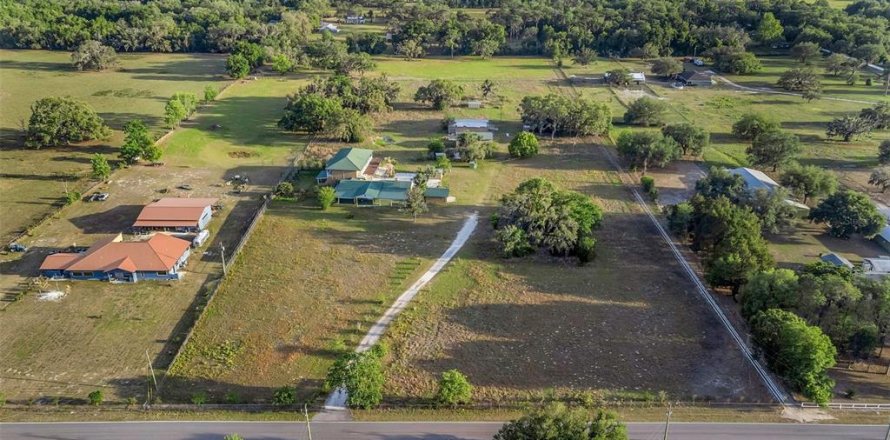 Villa ou maison à Spring Hill, Floride 5 chambres, 647.99 m2 № 2148641