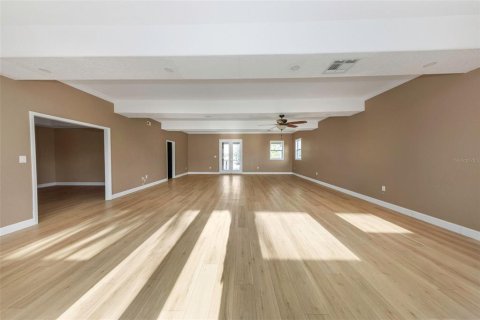 Villa ou maison à vendre à Spring Hill, Floride: 5 chambres, 647.99 m2 № 2148641 - photo 18