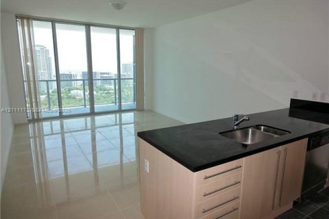 Copropriété à vendre à Miami, Floride: 1 chambre, 68.19 m2 № 2427687 - photo 2