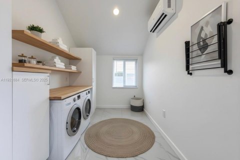 Casa en venta en Miami, Florida, 3 dormitorios, 116.13 m2 № 1982034 - foto 15