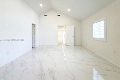 Casa en venta en Miami, Florida, 3 dormitorios, 116.13 m2 № 1982034 - foto 7