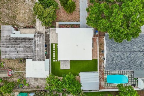 House in Tampa, Florida 3 bedrooms, 126.44 sq.m. № 2148108 - photo 2