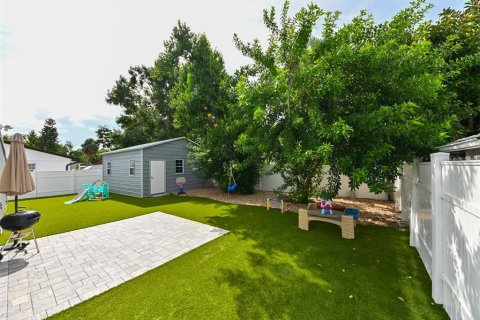 House in Tampa, Florida 3 bedrooms, 126.44 sq.m. № 2148108 - photo 17