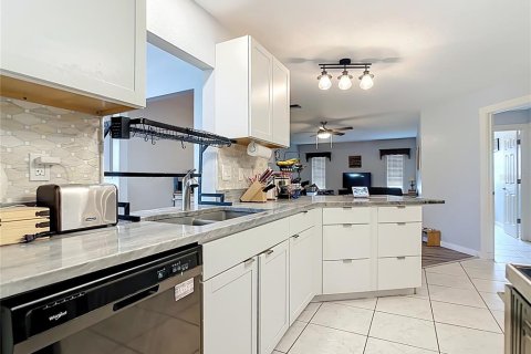 Купить виллу или дом в Порт-Шарлотт, Флорида 6 комнат, 182.27м2, № 1914166 - фото 6