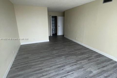 Condo in Hallandale Beach, Florida, 2 bedrooms  № 1859224 - photo 22
