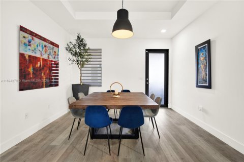 Condominio en venta en Doral, Florida, 2 dormitorios, 99.59 m2 № 1946085 - foto 2