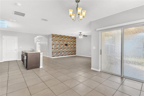 Villa ou maison à vendre à Haines City, Floride: 3 chambres, 164.34 m2 № 2234101 - photo 19