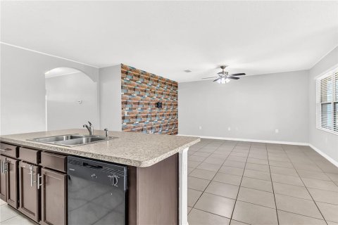 Villa ou maison à vendre à Haines City, Floride: 3 chambres, 164.34 m2 № 2234101 - photo 8