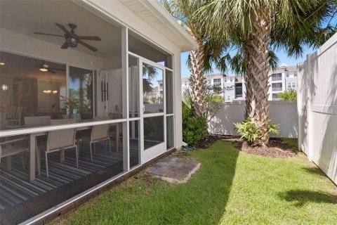 Townhouse in Dunedin, Florida 3 bedrooms, 138.24 sq.m. № 1912797 - photo 24