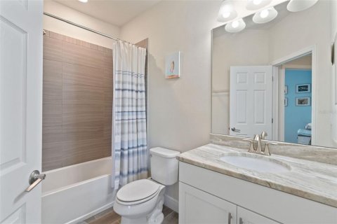 Townhouse in Dunedin, Florida 3 bedrooms, 138.24 sq.m. № 1912797 - photo 13