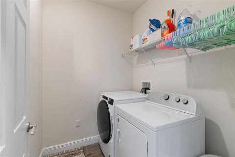 Townhouse in Dunedin, Florida 3 bedrooms, 138.24 sq.m. № 1912797 - photo 8