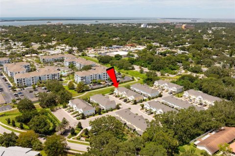 Townhouse in Dunedin, Florida 3 bedrooms, 138.24 sq.m. № 1912797 - photo 3