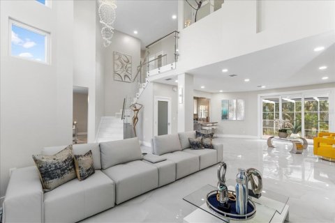 Villa ou maison à vendre à Oldsmar, Floride: 4 chambres, 303.79 m2 № 1574368 - photo 3