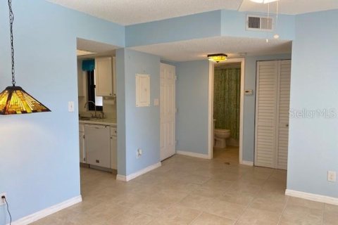 Copropriété à louer à Port Charlotte, Floride: 2 chambres, 77.85 m2 № 2112292 - photo 3