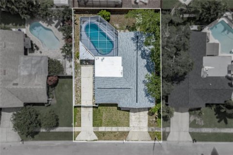 House in Seminole, Florida 3 bedrooms, 158.4 sq.m. № 2133656