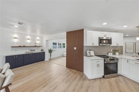 Villa ou maison à vendre à Seminole, Floride: 3 chambres, 158.4 m2 № 2133656 - photo 11