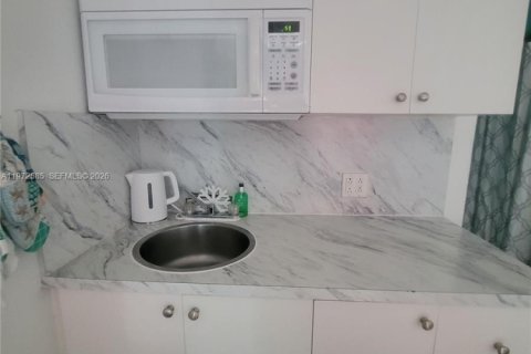 Studio in the Condo in Miami Beach, Florida № 2033543 - photo 13