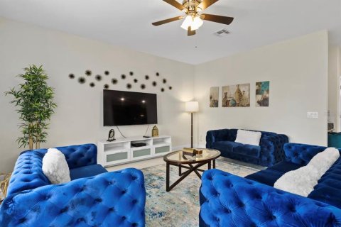 Casa en venta en Kissimmee, Florida, 6 dormitorios, 305.74 m2 № 2384233 - foto 10