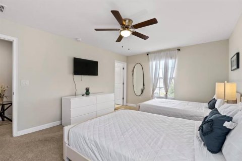 Casa en venta en Kissimmee, Florida, 6 dormitorios, 305.74 m2 № 2384233 - foto 17