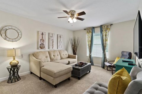 Casa en venta en Kissimmee, Florida, 6 dormitorios, 305.74 m2 № 2384233 - foto 13
