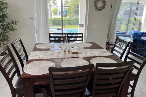 Casa en venta en Kissimmee, Florida, 6 dormitorios, 305.74 m2 № 2384233 - foto 11