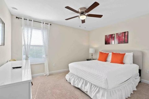 Casa en venta en Kissimmee, Florida, 6 dormitorios, 305.74 m2 № 2384233 - foto 25