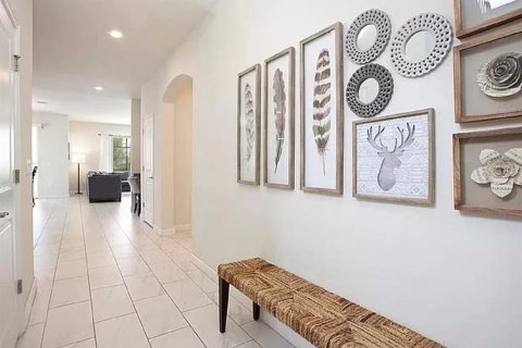Casa en venta en Kissimmee, Florida, 6 dormitorios, 305.74 m2 № 2384233 - foto 3
