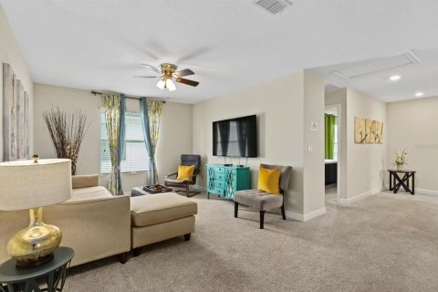 Casa en venta en Kissimmee, Florida, 6 dormitorios, 305.74 m2 № 2384233 - foto 14