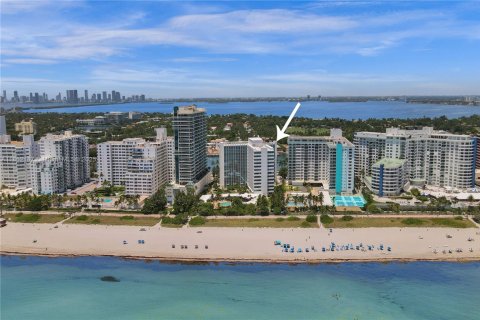 Condo in Miami Beach, Florida, 1 bedroom  № 1871278 - photo 3