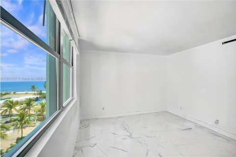 Condo in Miami Beach, Florida, 1 bedroom  № 1871278 - photo 16