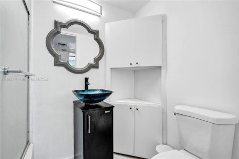 Condo in Miami Beach, Florida, 1 bedroom  № 1871278 - photo 21