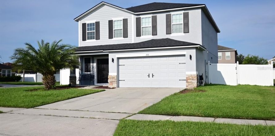 House in Kissimmee, Florida 4 bedrooms, 208.47 sq.m. № 1376717