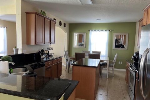 House in Kissimmee, Florida 4 bedrooms, 208.47 sq.m. № 1376717 - photo 9