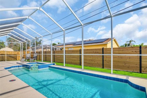 House in Tarpon Springs, Florida 3 bedrooms, 131.74 sq.m. № 1765509 - photo 3
