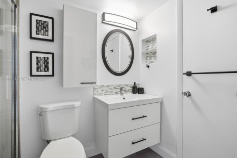 Copropriété à vendre à Hallandale Beach, Floride: 1 chambre, 69.68 m2 № 1998428 - photo 12