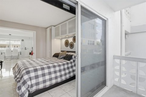 Copropriété à vendre à Hallandale Beach, Floride: 1 chambre, 69.68 m2 № 1998428 - photo 5