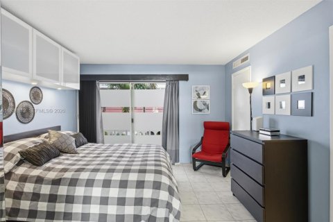 Copropriété à vendre à Hallandale Beach, Floride: 1 chambre, 69.68 m2 № 1998428 - photo 8