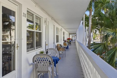 Copropriété à vendre à Hallandale Beach, Floride: 1 chambre, 69.68 m2 № 1998428 - photo 14