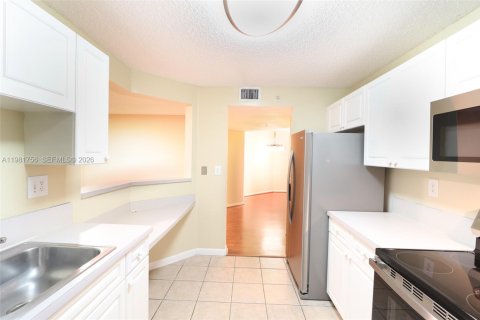 Condo in Fort Lauderdale, Florida, 3 bedrooms  № 2042993 - photo 10