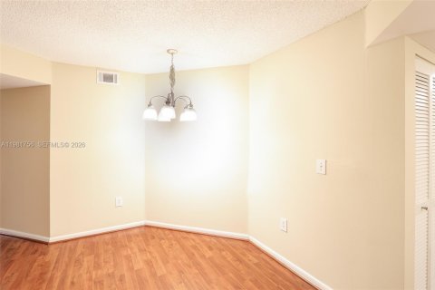 Condo in Fort Lauderdale, Florida, 3 bedrooms  № 2042993 - photo 13