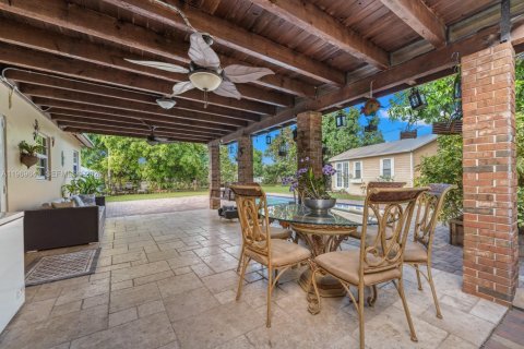 House in Miami, Florida 3 bedrooms № 2030369 - photo 26