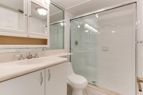Купить кондоминиум в Авентура, Флорида 2 спальни, 101.82м2, № 1932564 - фото 16